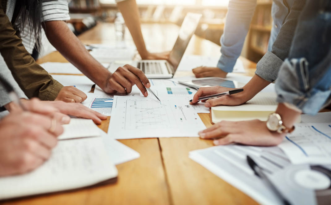 Cursos e grupos de estudo